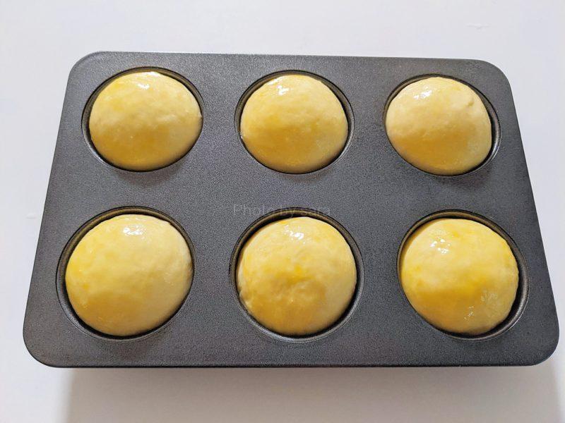 シュガーバターパン　マフィン型　レシピ　簡単　菓子パン生地