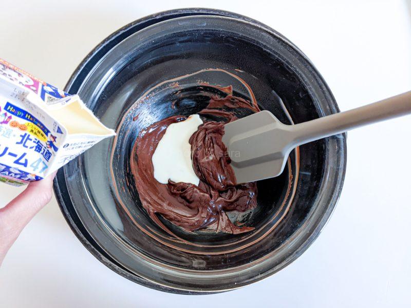 濃厚チョコレートロールケーキ　簡単レシピ　シフォン生地　ふわふわ