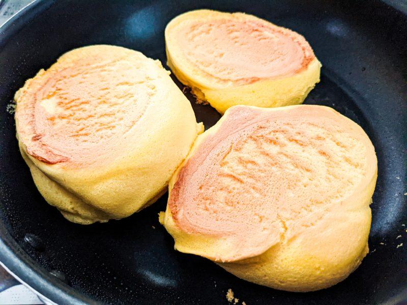 いちごのスフレパンケーキ　簡単レシピ　ふわふわにできる作り方